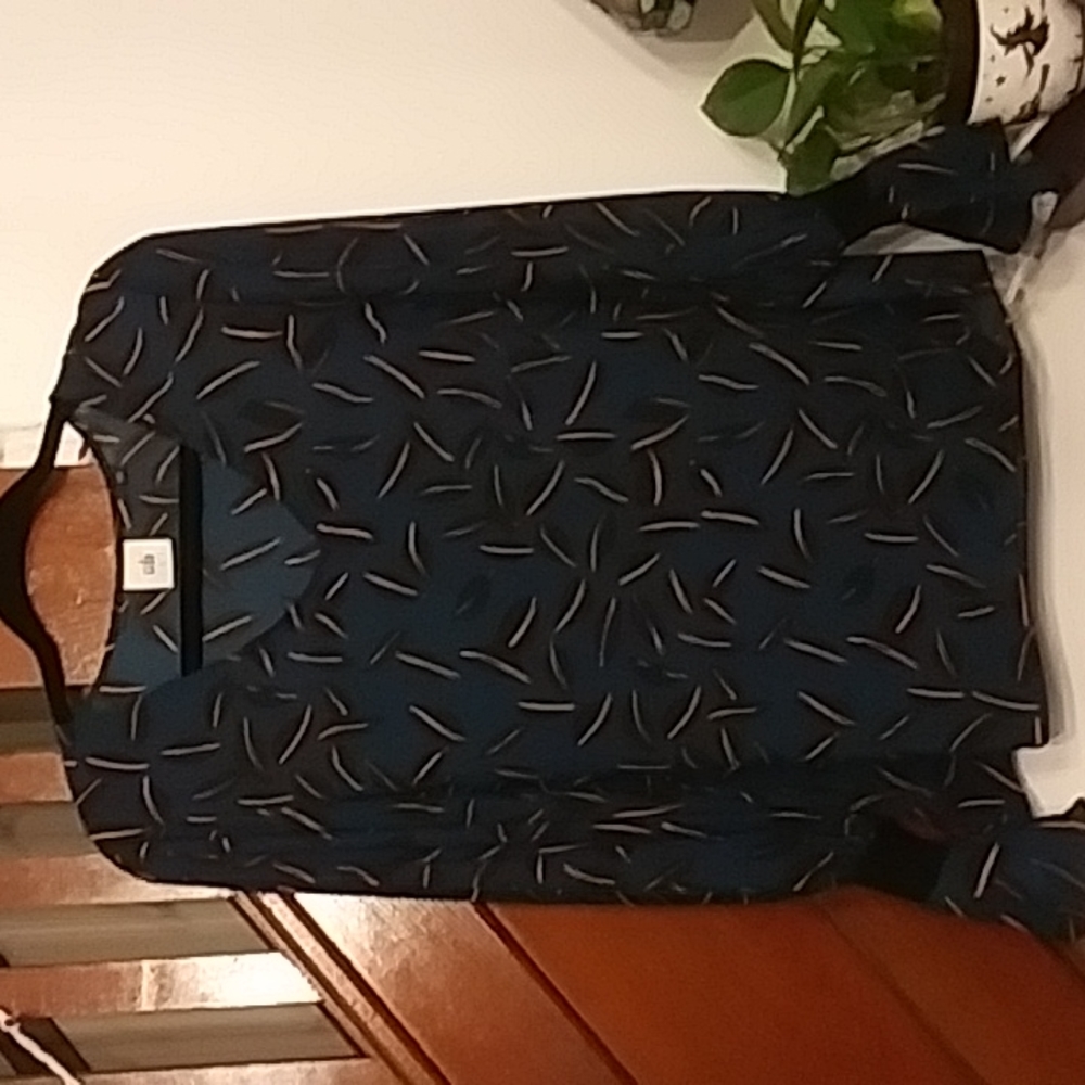 Cabi shadow leaf teal blouse - Picture 2 of 6